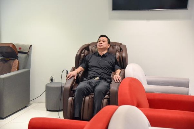 Trải nghiệm một giờ làm “thượng đế” của VinFast khi bảo dưỡng xe - 8 Trải nghiệm một giờ làm “thượng đế” của VinFast khi bảo dưỡng xe - 8