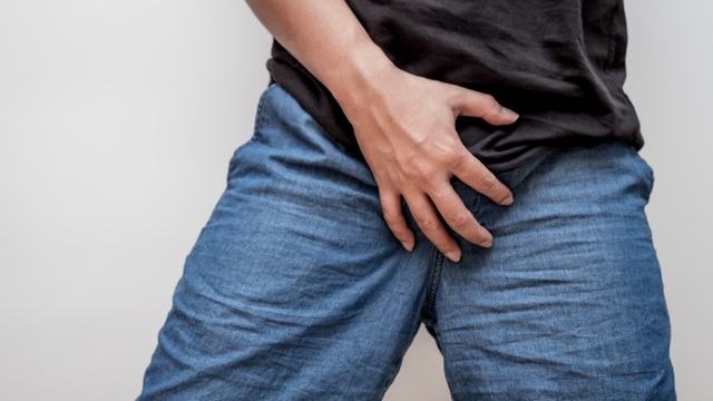 Cánh mày râu cần đi khám nam khoa ngay nếu có 3 dấu hiệu này - 1 Cánh mày râu cần đi khám nam khoa ngay nếu có 3 dấu hiệu này - 1
