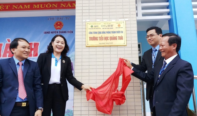 Niềm vui trường mới của trẻ em vùng rốn lũ - 2 Niềm vui trường mới của trẻ em vùng rốn lũ - 2
