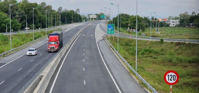 Sắp thu phí tuyến cao tốc “tai tiếng” Đà Nẵng - Quảng Ngãi - 1 Sắp thu phí tuyến cao tốc “tai tiếng” Đà Nẵng - Quảng Ngãi - 1
