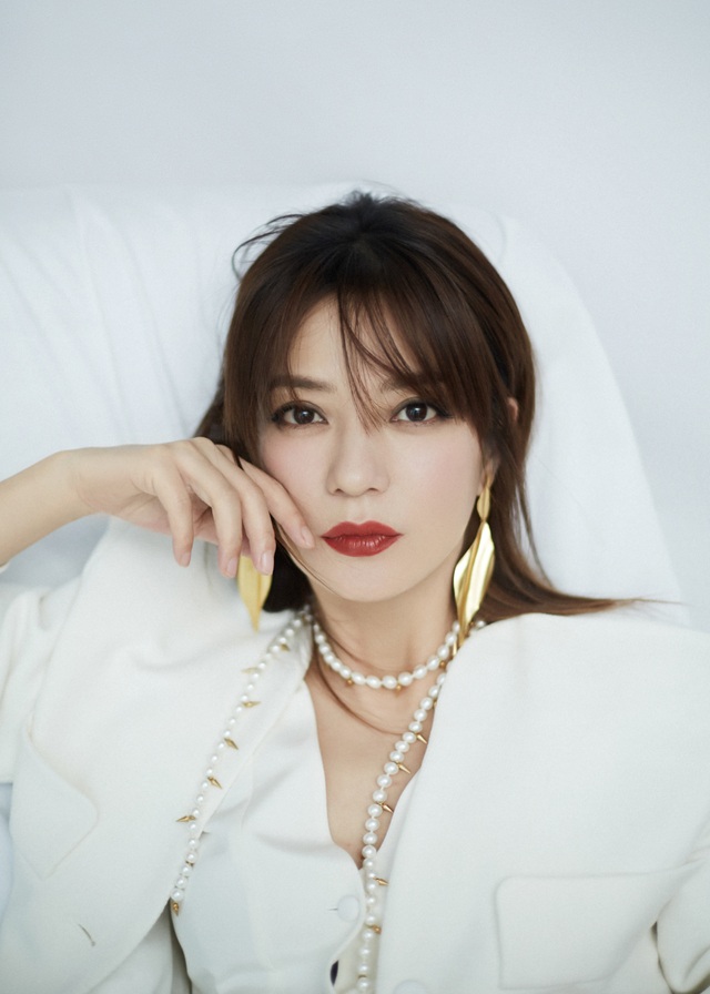 “Én nhỏ” Triệu Vy lại khiến fan ngỡ ngàng vì “lão hoá ngược” - 7 “Én nhỏ” Triệu Vy lại khiến fan ngỡ ngàng vì “lão hoá ngược” - 7