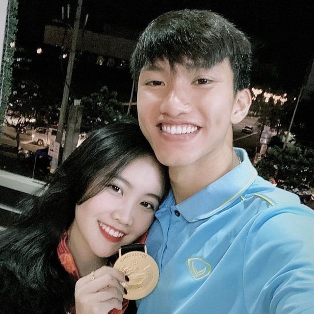 Yêu xa nhưng Đức Chinh, Văn Hậu khiến fan trầm trồ vì độ chiều bạn gái - 5 Yêu xa nhưng Đức Chinh, Văn Hậu khiến fan trầm trồ vì độ chiều bạn gái - 5
