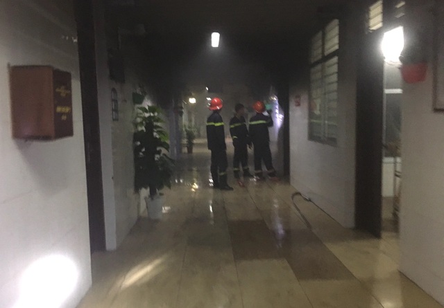 Nam bệnh nhân đốt bệnh viện, khống chế đánh đập nữ điều dưỡng - 1 Nam bệnh nhân đốt bệnh viện, khống chế đánh đập nữ điều dưỡng - 1