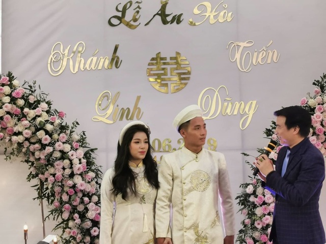 Hai đám hỏi gây bất ngờ trong giới cầu thủ Việt năm 2019 - 1 Hai đám hỏi gây bất ngờ trong giới cầu thủ Việt năm 2019 - 1