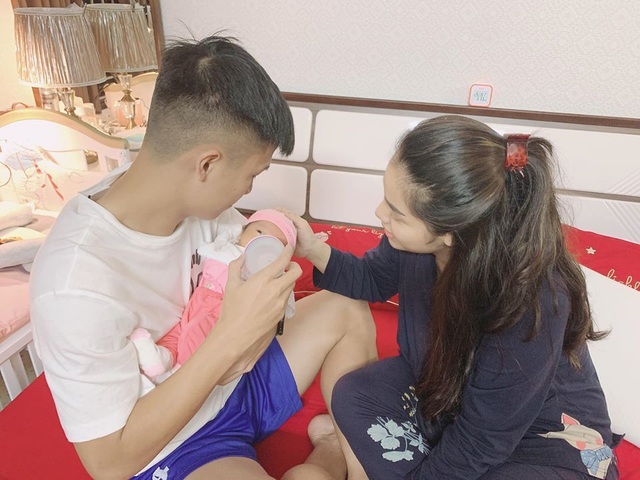 Hai đám hỏi gây bất ngờ trong giới cầu thủ Việt năm 2019 - 2 Hai đám hỏi gây bất ngờ trong giới cầu thủ Việt năm 2019 - 2