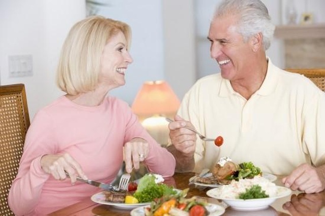 Bí quyết cải thiện tình trạng nghe kém ở người cao tuổi nhờ Kim Thính - 3 Bí quyết cải thiện tình trạng nghe kém ở người cao tuổi nhờ Kim Thính - 3