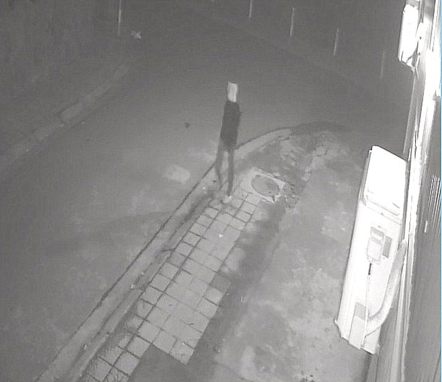 Hà Nội: Xem camera hàng xóm, mới biết nhà mình bị trộm - 1 Hà Nội: Xem camera hàng xóm, mới biết nhà mình bị trộm - 1