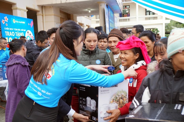 Điện Máy Xanh khởi động chương trình 10.000 nồi cơm điện “bếp ấm cơm dẻo”, lan toả yêu thương - 5 Điện Máy Xanh khởi động chương trình 10.000 nồi cơm điện “bếp ấm cơm dẻo”, lan toả yêu thương - 5
