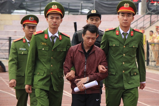 Vương Văn Hùng phản cung, phủ nhận việc hiếp dâm, sát hại nữ sinh giao gà - 1 Vương Văn Hùng phản cung, phủ nhận việc hiếp dâm, sát hại nữ sinh giao gà - 1