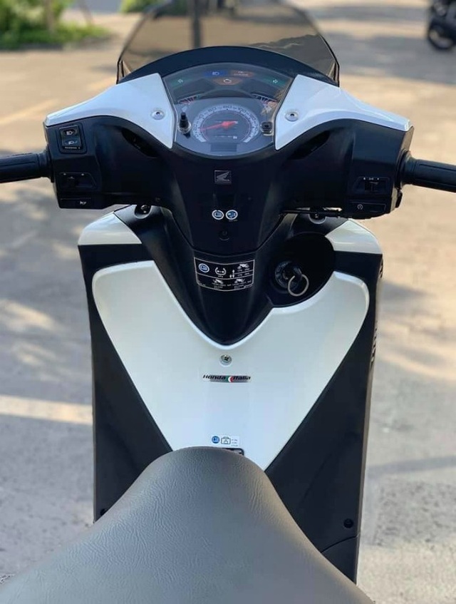 Đẳng cấp dân chơi: Honda SH biển khủng, giá ngang ô tô - 7 Đẳng cấp dân chơi: Honda SH biển khủng, giá ngang ô tô - 7