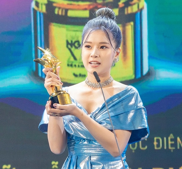 Nữ cascaduer Trần Thanh Hoa đạt giải Nữ diễn viên phụ xuất sắc nhất Ngôi Sao Xanh - 7 Nữ cascaduer Trần Thanh Hoa đạt giải Nữ diễn viên phụ xuất sắc nhất Ngôi Sao Xanh - 7