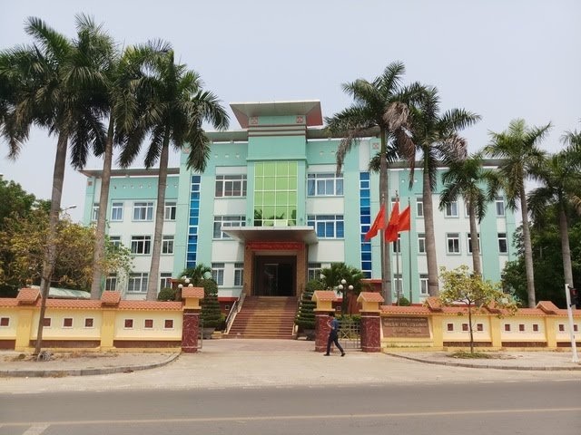 Thêm lãnh đạo BQL dự án Môi trường và Biến đổi khí hậu TP Đồng Hới bị điều tra - 1 Thêm lãnh đạo BQL dự án Môi trường và Biến đổi khí hậu TP Đồng Hới bị điều tra - 1