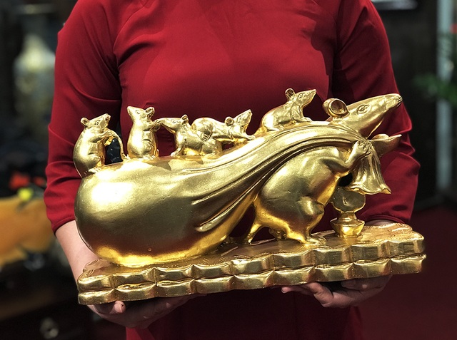 Chơi Tết sang, đại gia xuống tay 3 triệu rinh chuột vàng - 4 Chơi Tết sang, đại gia xuống tay 3 triệu rinh chuột vàng - 4