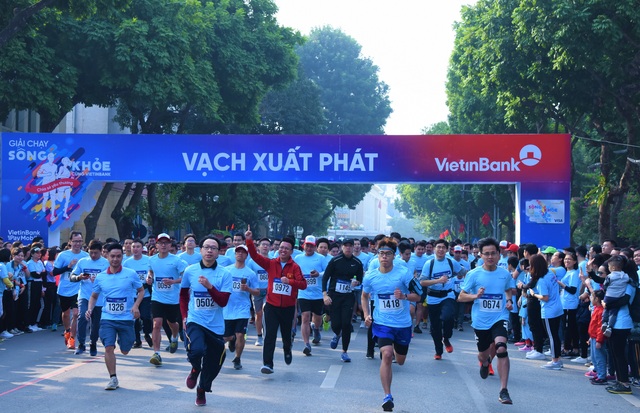 Giải chạy “Sống khỏe cùng VietinBank”: Lan tỏa và sẻ chia yêu thương - 2 Giải chạy “Sống khỏe cùng VietinBank”: Lan tỏa và sẻ chia yêu thương - 2