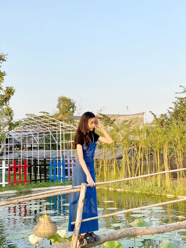 Quyền Linh đưa vợ con thăm nhà vườn hàng nghìn m2 của em trai Quyền Lộc - 13 Quyền Linh đưa vợ con thăm nhà vườn hàng nghìn m2 của em trai Quyền Lộc - 13