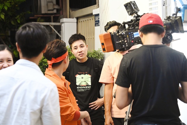 Những cái tên đứng sau thành công của MV Ai Chuyện Cũ Bán Hông? - 4 Những cái tên đứng sau thành công của MV Ai Chuyện Cũ Bán Hông? - 4