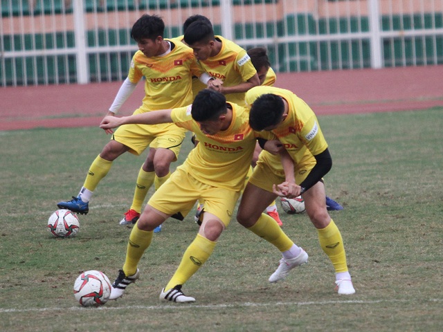 Đình Trọng hồi phục chấn thương, HLV Park Hang Seo yên tâm với hàng thủ - 3 Đình Trọng hồi phục chấn thương, HLV Park Hang Seo yên tâm với hàng thủ - 3