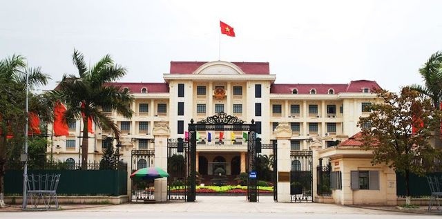 5 công chức được tuyển dụng đặc biệt, thiếu điều kiện tại Bắc Giang: Tại sao phải làm rõ? - 1 5 công chức được tuyển dụng đặc biệt, thiếu điều kiện tại Bắc Giang: Tại sao phải làm rõ? - 1