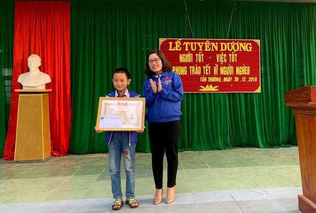 Tuyên dương học sinh lớp 4 trả lại 11 triệu đồng nhặt được - 1 Tuyên dương học sinh lớp 4 trả lại 11 triệu đồng nhặt được - 1