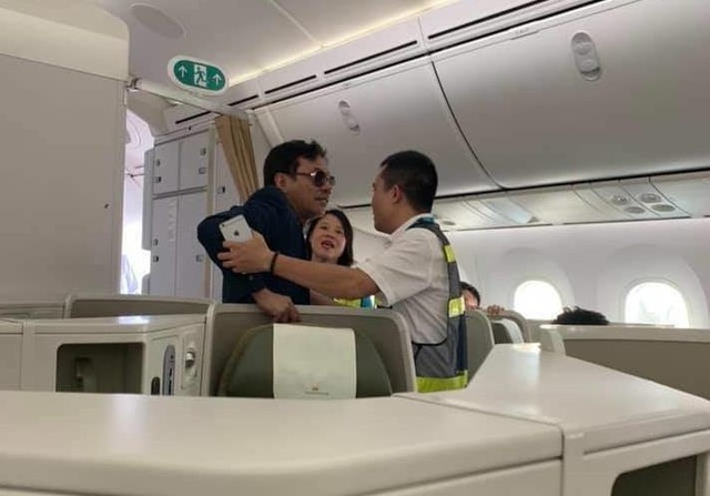 Một năm “tai tiếng của đại gia địa ốc: Từ chuyện sàm sỡ đến lái xe xịn đi... trộm - 2 Một năm “tai tiếng của đại gia địa ốc: Từ chuyện sàm sỡ đến lái xe xịn đi... trộm - 2