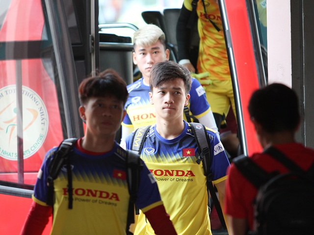 U23 Việt Nam đội nắng tập luyện trong ngày cuối cùng của năm 2019 - 1