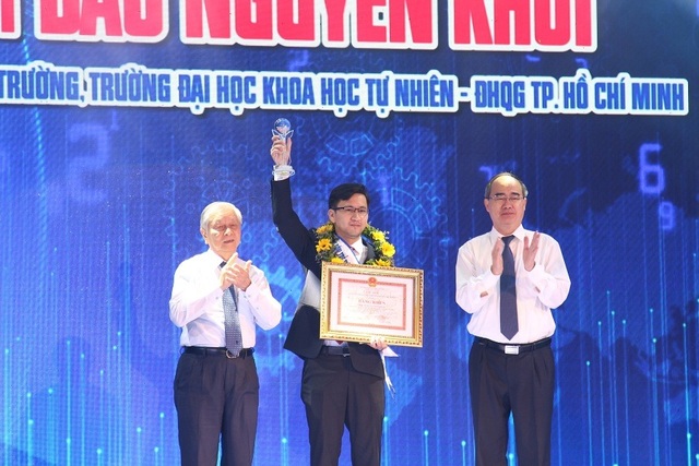 TP.HCM tuyên dương 12 Công dân trẻ tiêu biểu - 2 TP.HCM tuyên dương 12 Công dân trẻ tiêu biểu - 2