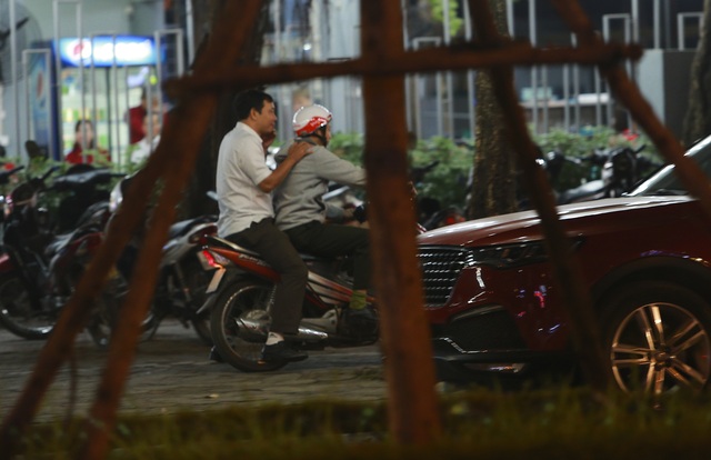 Hà Nội: Nhiều người vẫn lái xe sau khi uống rượu bia - 7 Hà Nội: Nhiều người vẫn lái xe sau khi uống rượu bia - 7
