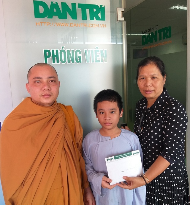 Bạn đọc giúp đỡ cậu bé bị điếc sống trong chùa Hồng Quang số tiền hơn 126 triệu đồng - 1 Bạn đọc giúp đỡ cậu bé bị điếc sống trong chùa Hồng Quang số tiền hơn 126 triệu đồng - 1
