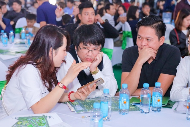Cận Tết Nguyên đán, Him Lam Green Park vẫn thu hút khách hàng - 2 Cận Tết Nguyên đán, Him Lam Green Park vẫn thu hút khách hàng - 2