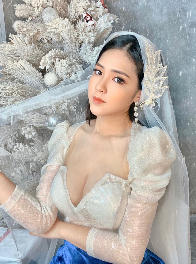 Nữ sinh lai Việt - Trung xinh đẹp, sở hữu vòng eo 56cm - 3 Nữ sinh lai Việt - Trung xinh đẹp, sở hữu vòng eo 56cm - 3