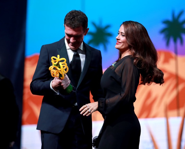 Salma Hayek vẫn trẻ đẹp ở tuổi 54 - 7 Salma Hayek vẫn trẻ đẹp ở tuổi 54 - 7