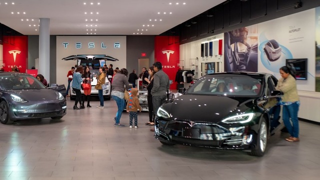 Tesla đạt doanh số vượt kỳ vọng trong năm 2019 - 1