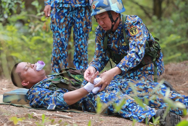 Jun Phạm, Minh Châu ức chế, La Thành ám ảnh khi bị triệu tập cơ động - 2 Jun Phạm, Minh Châu ức chế, La Thành ám ảnh khi bị triệu tập cơ động - 2