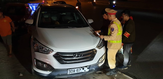 Tài xế có độ cồn gấp 3 lần mức vi phạm cao nhất, nguy cơ mất 40 triệu - 2 Tài xế có độ cồn gấp 3 lần mức vi phạm cao nhất, nguy cơ mất 40 triệu - 2