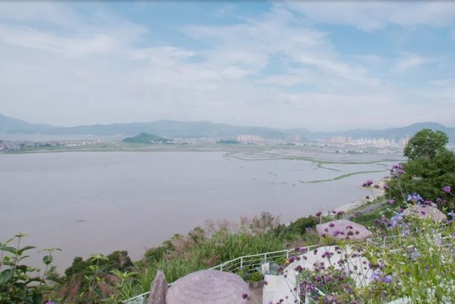 Rời thành phố chật chội, người phụ nữ về quê làm vườn và tạo nên kiệt tác đẹp không ngờ - 8 Rời thành phố chật chội, người phụ nữ về quê làm vườn và tạo nên kiệt tác đẹp không ngờ - 8