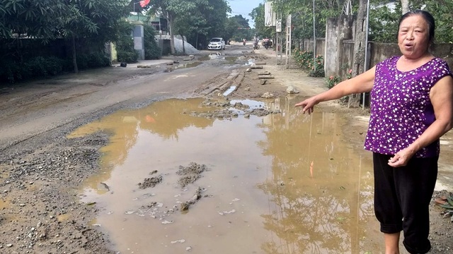 Con đường “đau khổ” tại huyện nông thôn mới đầu tiên của tỉnh Hà Tĩnh - 7 Con đường “đau khổ” tại huyện nông thôn mới đầu tiên của tỉnh Hà Tĩnh - 7