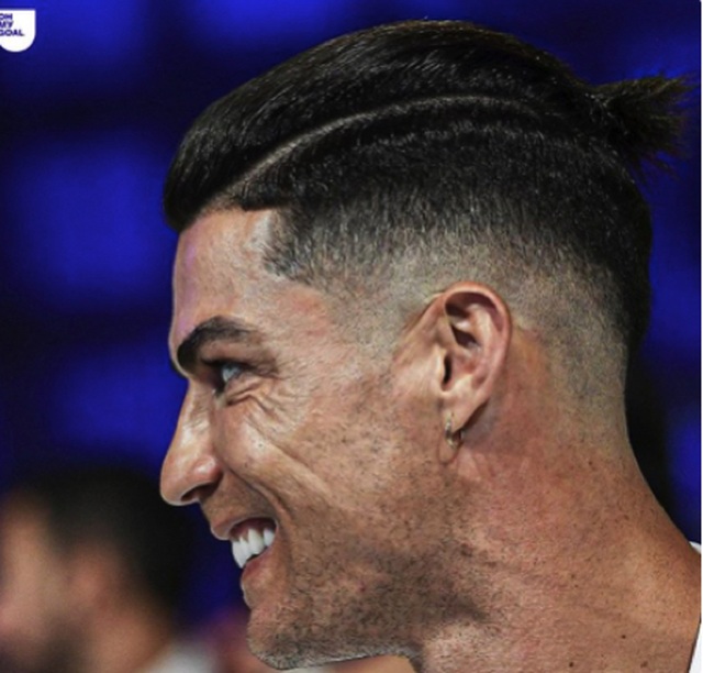 Bạn gái C.Ronaldo diện váy xẻ tà táo bạo, khoe nhan sắc hút hồn - 5 Bạn gái C.Ronaldo diện váy xẻ tà táo bạo, khoe nhan sắc hút hồn - 5