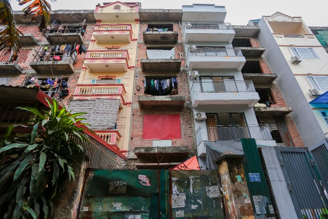 “Chuyện tình ri-đô” và cuộc sống của 25 công nhân trong “biệt thự triệu đô” ở Hà Nội - 2 “Chuyện tình ri-đô” và cuộc sống của 25 công nhân trong “biệt thự triệu đô” ở Hà Nội - 2