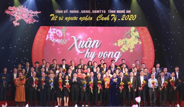 Nghệ An kêu gọi được gần 75 tỷ đồng cho người nghèo đón Tết - 3 Nghệ An kêu gọi được gần 75 tỷ đồng cho người nghèo đón Tết - 3
