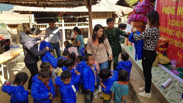 Báo Dân trí khánh thành điểm trường Mầm non sát biên giới Việt - Lào - 11 Báo Dân trí khánh thành điểm trường Mầm non sát biên giới Việt - Lào - 11