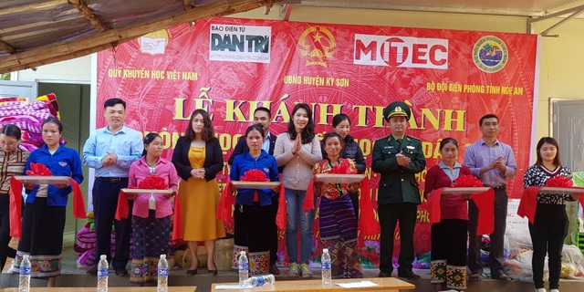 Báo Dân trí khánh thành điểm trường Mầm non sát biên giới Việt - Lào - 4 Báo Dân trí khánh thành điểm trường Mầm non sát biên giới Việt - Lào - 4