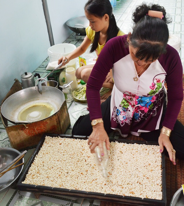 Cà Mau: Làng cốm gạo vào vụ Tết - 2 Cà Mau: Làng cốm gạo vào vụ Tết - 2