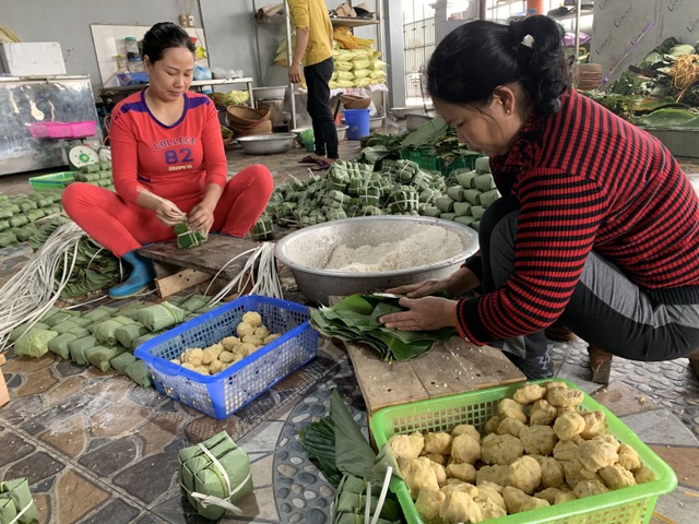 Hương vị Tết ở làng bánh chưng Tranh Khúc - 2 Hương vị Tết ở làng bánh chưng Tranh Khúc - 2