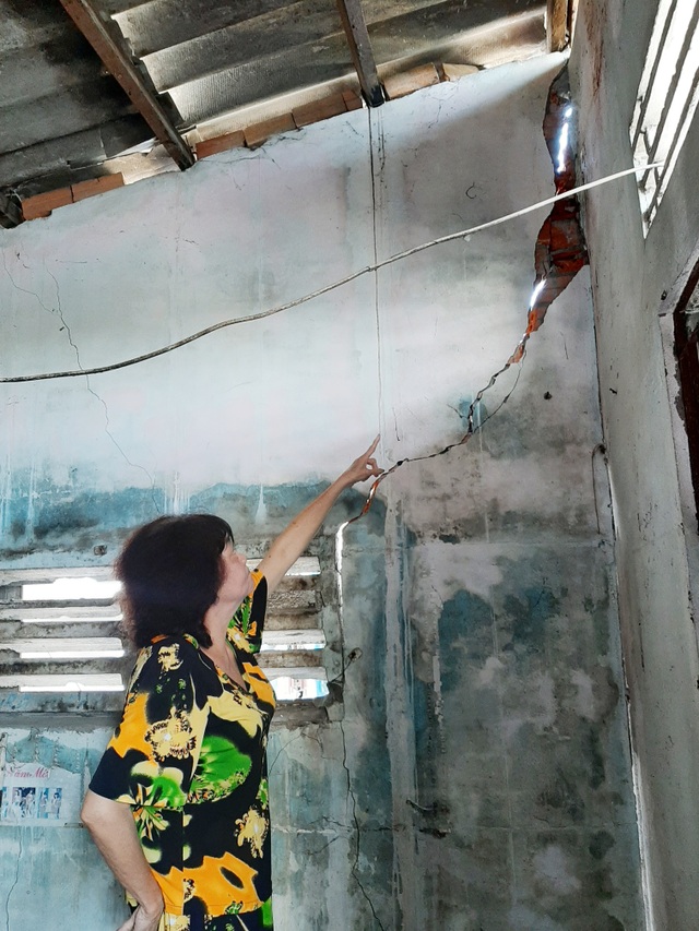 Hàng chục người dân kinh hãi lo nhà bất ngờ đổ sập do thi công bờ kè tại Sóc Trăng - 4 Hàng chục người dân kinh hãi lo nhà bất ngờ đổ sập do thi công bờ kè tại Sóc Trăng - 4