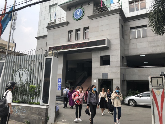 Trường ĐH Luật TPHCM dừng tổ chức kiểm tra đánh giá năng lực - 1 Trường ĐH Luật TPHCM dừng tổ chức kiểm tra đánh giá năng lực - 1