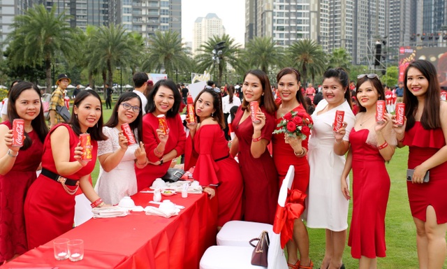 Bàn tiệc Tết dài nhất Châu Á: Không chỉ là một kỷ lục! - 2 Bàn tiệc Tết dài nhất Châu Á: Không chỉ là một kỷ lục! - 2