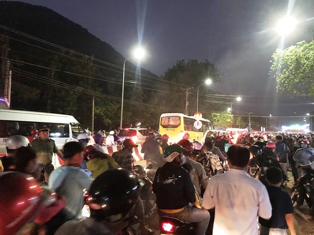 Giao thông thuận tiện, du xuân đến Núi Bà Đen Tết này vô cùng thuận lợi - 1 Giao thông thuận tiện, du xuân đến Núi Bà Đen Tết này vô cùng thuận lợi - 1