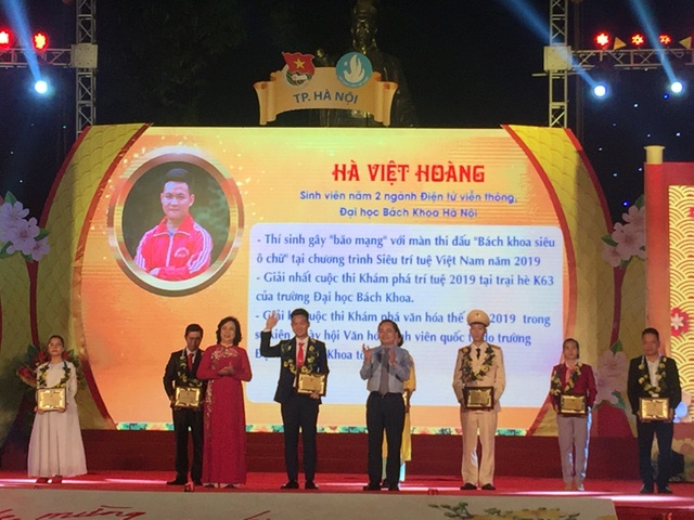 Vinh danh 10 Gương mặt trẻ Thủ đô tiêu biểu 2019 - 2 Vinh danh 10 Gương mặt trẻ Thủ đô tiêu biểu 2019 - 2