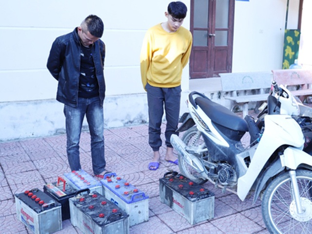 Trộm 36 bình ắc quy xe tải trong 1 tháng để “nướng” vào game - 1 Trộm 36 bình ắc quy xe tải trong 1 tháng để “nướng” vào game - 1