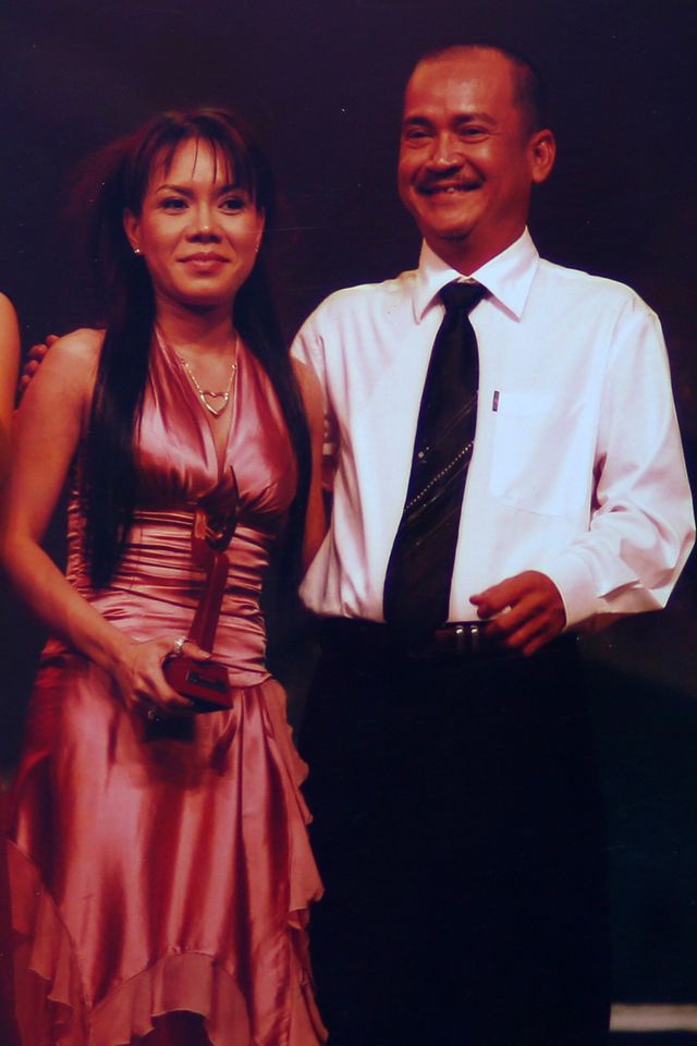 Bất ngờ hình ảnh Việt Hương, Hoài Linh - cặp “vợ chồng tin đồn” một thời - 11 Bất ngờ hình ảnh Việt Hương, Hoài Linh - cặp “vợ chồng tin đồn” một thời - 11